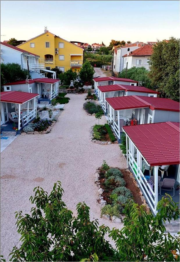 Fjaka Camp Pakostane Exterior photo